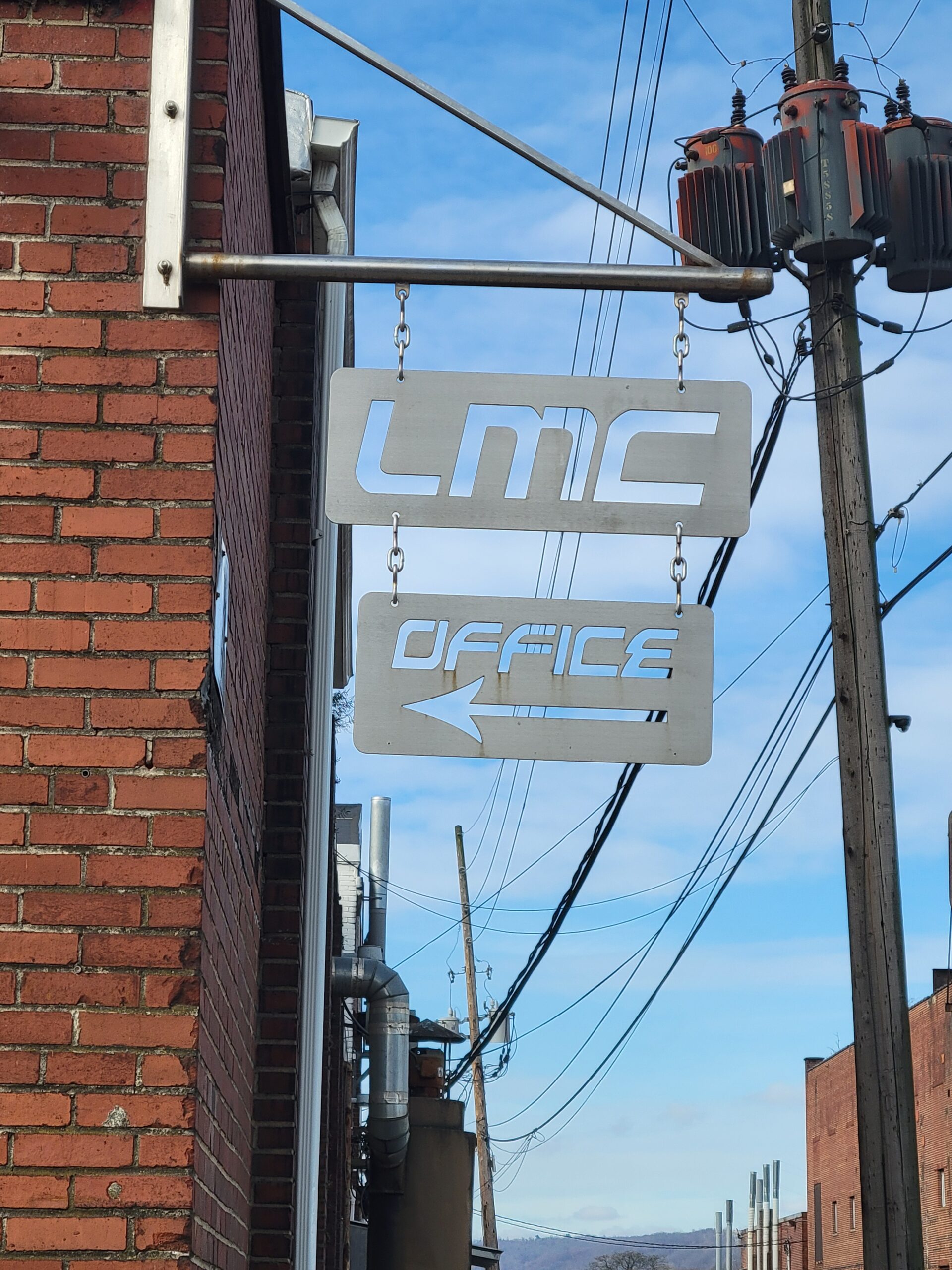 Lewistown-Manufacturing-LOGO-1